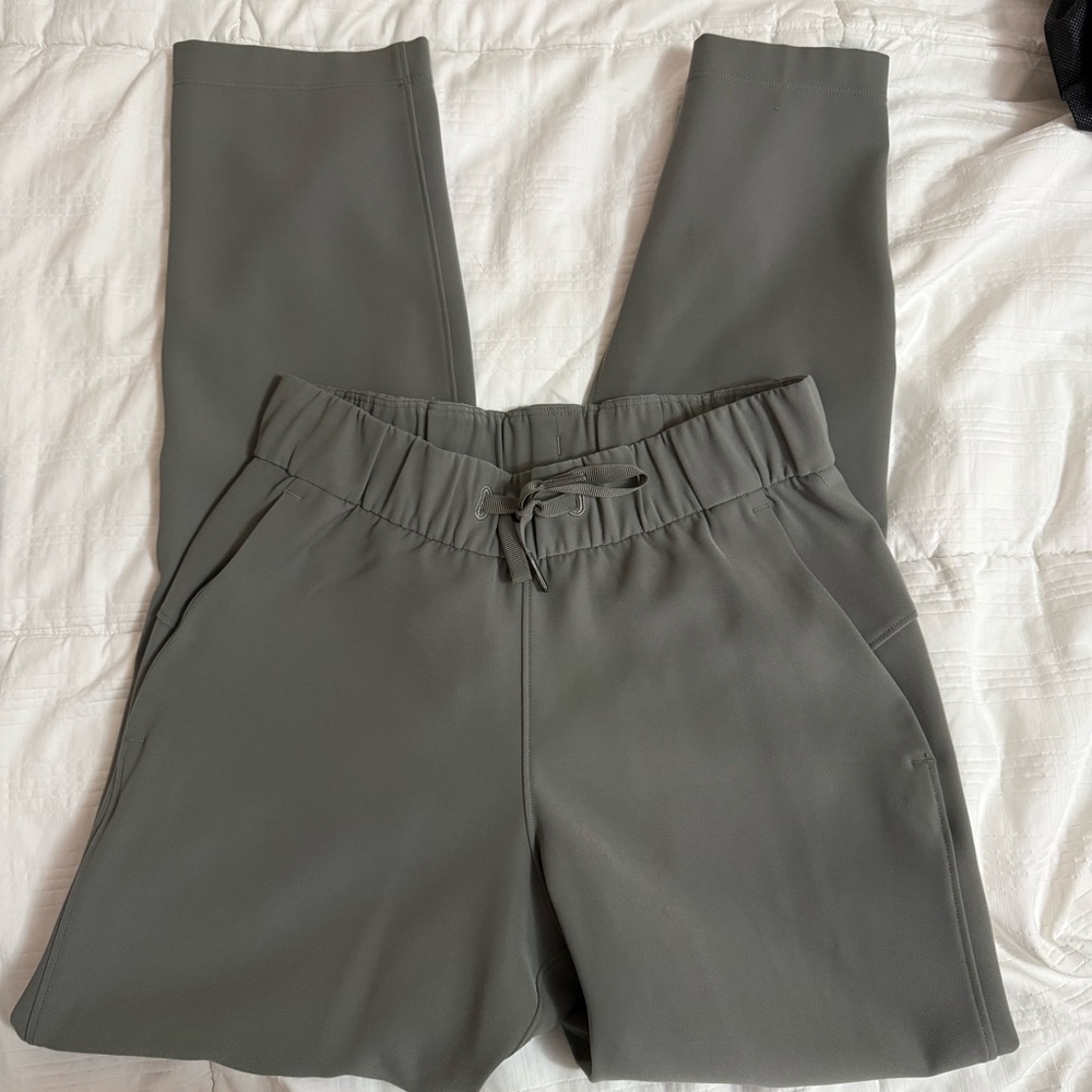 Women's lululemon sage green Pants